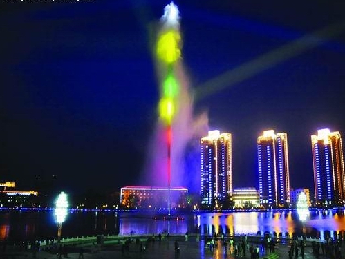 亞洲第一高噴-齊齊哈爾勞動(dòng)湖200米高噴工程